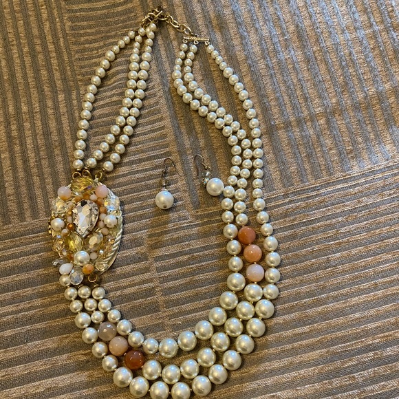 Jewelry - Picture 2 of 3